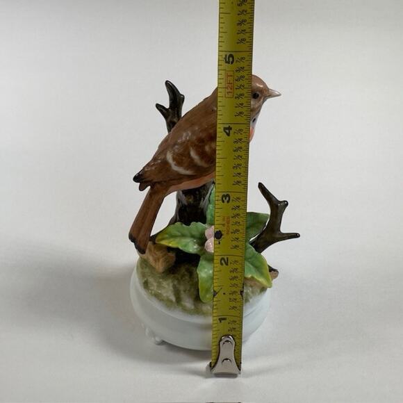 TAJ Importing Robin On Branch Bird Music Box Porcelain Japan/San Francisco VTG - Picture 5 of 16